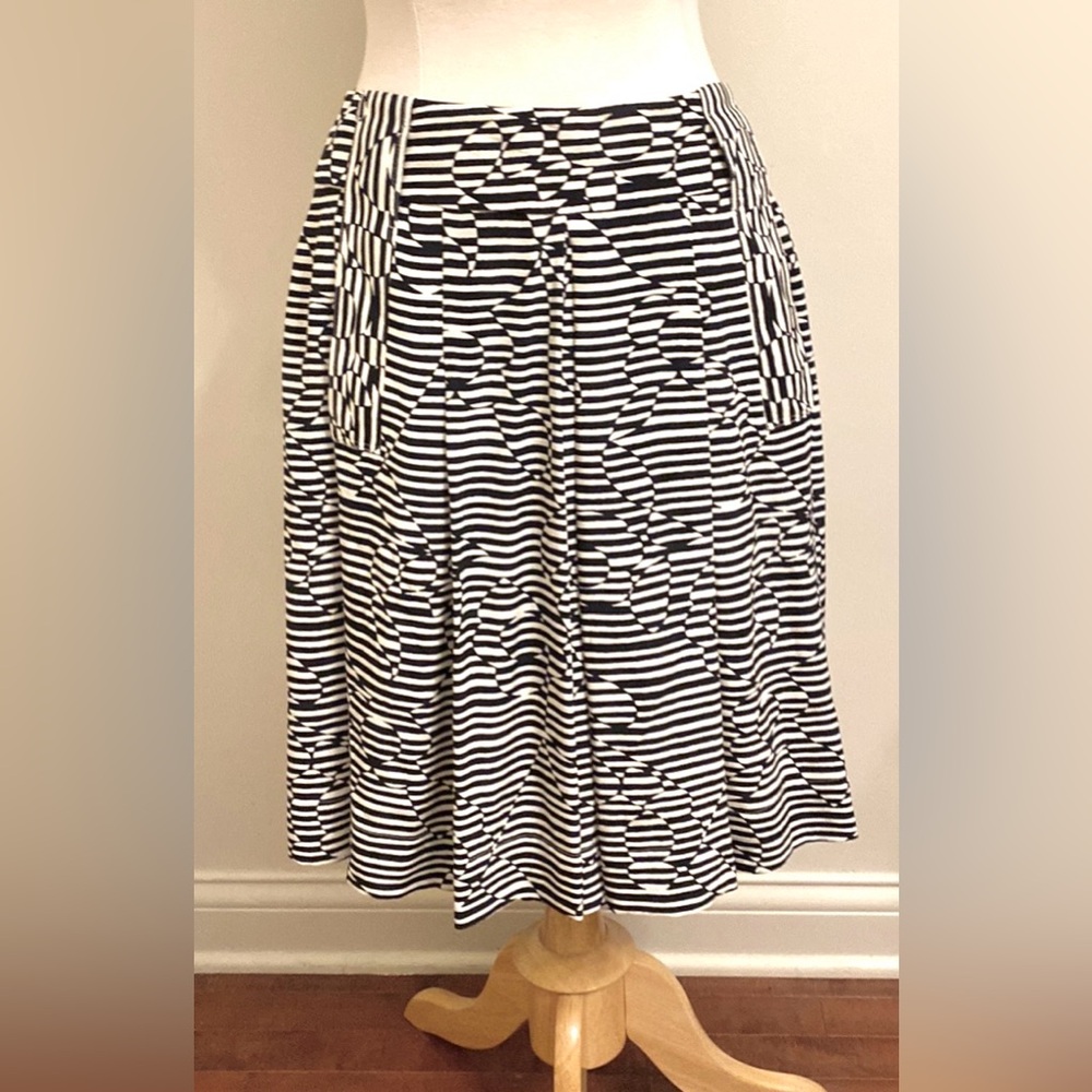 Carlisle Black Cream Stripe Geometric 4 Quiet Luxury Designer Silk Pleated Skirt